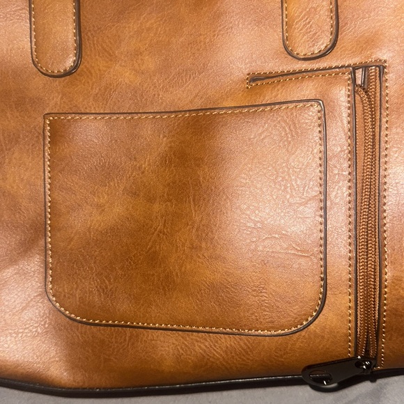 Brown leather bag used only a few days needed something larger - Picture 7 of 8